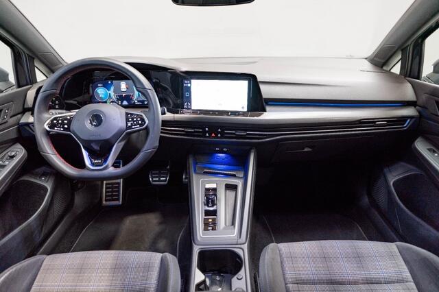 Volkswagen GOLF GTE 245 PK Hybrid, Keyless, 18 Inch, Sportstoelen, Head-up, Dolphin Grey Metallic