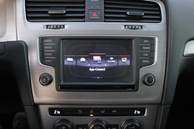 Volkswagen GOLF 1.0 TSI Comfortline Apple Android/Navi/Clima/Pdc
