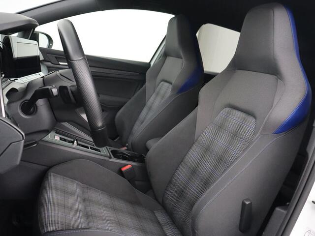 Volkswagen GOLF 1.4 eHybrid GTE | Stoelverwarming | Camera | Adaptive cruise | Sfeerverlichting | Navigatie | Sportstoelen | Full LED | Climate control | Parkeerhulp | PHEV | Plug In