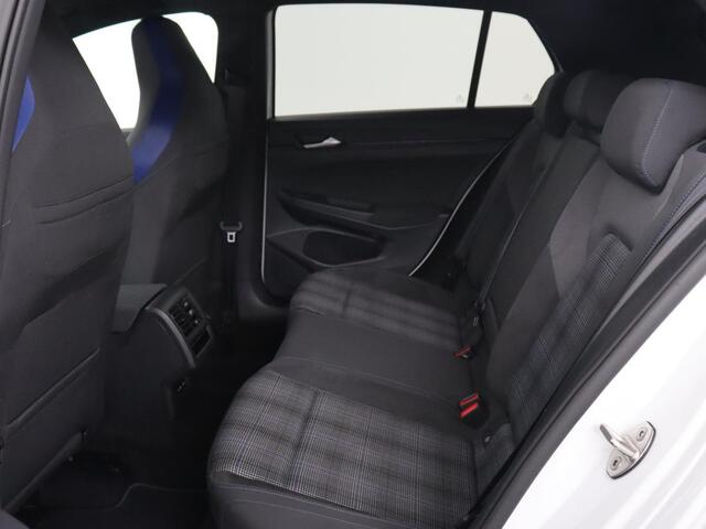 Volkswagen GOLF 1.4 eHybrid GTE | Stoelverwarming | Camera | Adaptive cruise | Sfeerverlichting | Navigatie | Sportstoelen | Full LED | Climate control | Parkeerhulp | PHEV | Plug In