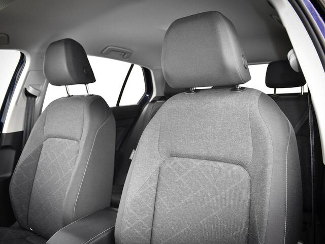 Volkswagen GOLF 1.0 TSI 110pk Life · Apple/Android Car Play · Navi · P-Sensoren · ACC · DAB · Getint Glas · Sfeerverlichting · 16'' Inch · Garantie t/m 30-08-2027 of 100.000km