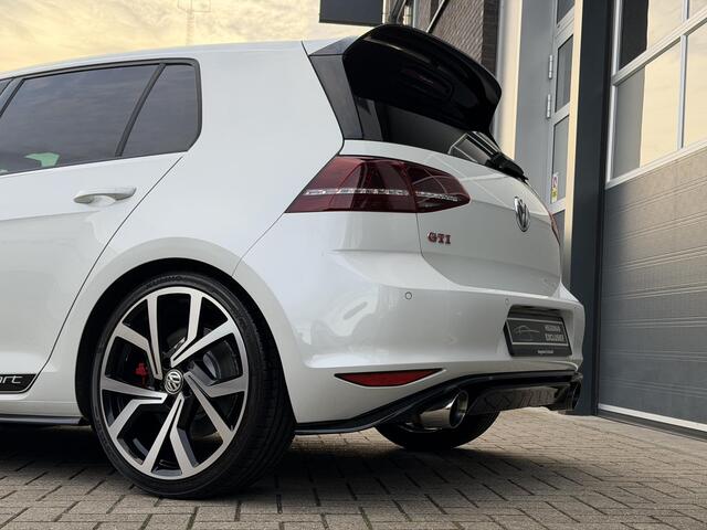 Volkswagen GOLF 2.0 TSI GTI Clubsport | RECARO | DYNAUDIO | ACC | CarPlay | Camera | Side Assist | Stoelverwarming