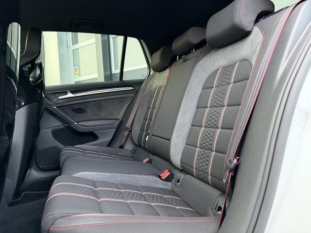 Volkswagen GOLF 2.0 TSI GTI Clubsport | RECARO | DYNAUDIO | ACC | CarPlay | Camera | Side Assist | Stoelverwarming