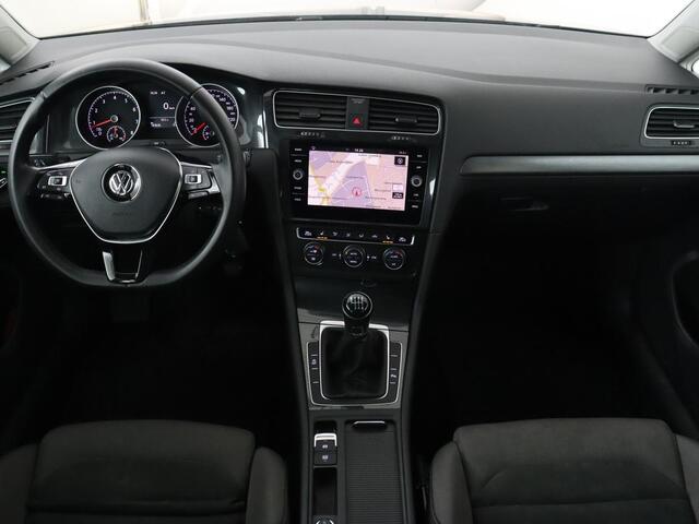 Volkswagen GOLF 1.5 TSI Comfortline Business | Trekhaak | Stoelverwarming | Massage | Carplay | Navigatie | Parkeerhulp | Adaptive cruise | Climate control | LED | Bluetooth