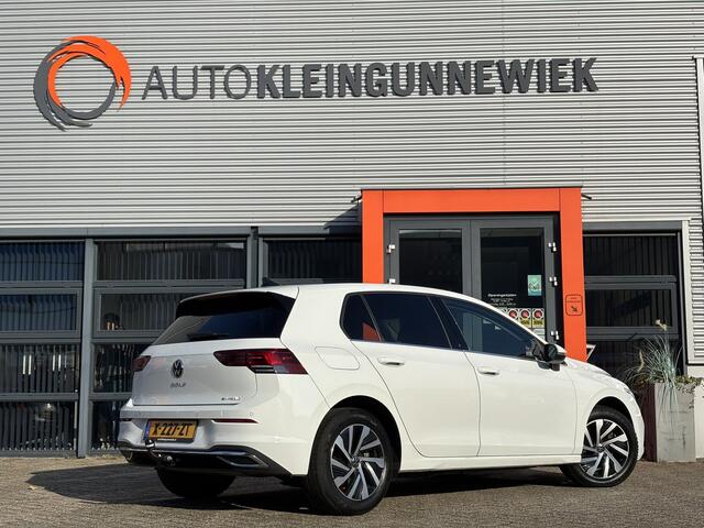 Volkswagen GOLF 1.4 eHybrid Style / Trekhaak/ Allseasonbanden / Egonomische Stoelen / Stoelverwarming