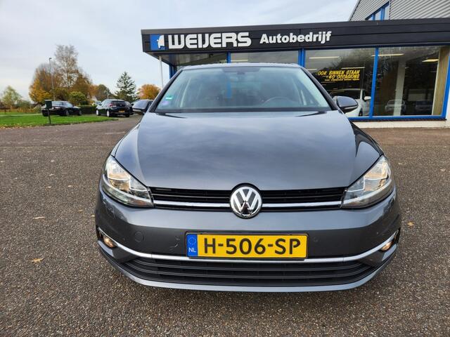 Volkswagen GOLF 1.5 TSI HIGHLINE AUT. 150PK trekhaak, clima, navi
