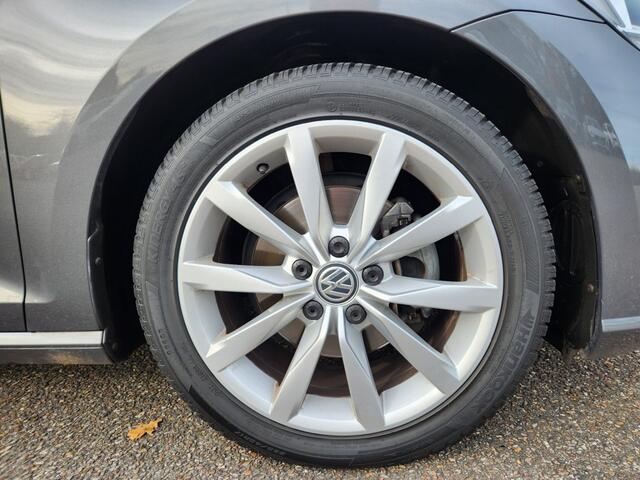 Volkswagen GOLF 1.5 TSI HIGHLINE AUT. 150PK trekhaak, clima, navi