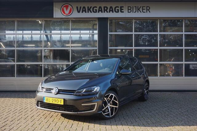 Volkswagen GOLF 1.4 TSI GTE Pano-dak/Trekhaak/App-Connect!