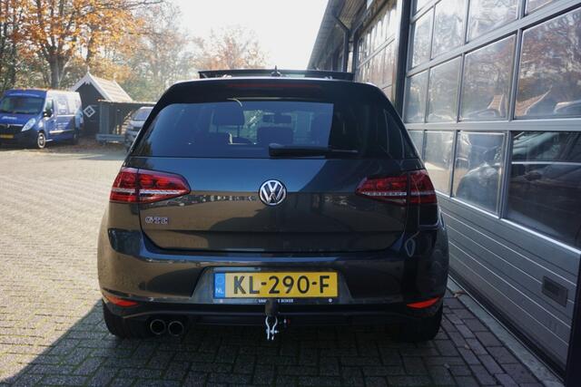 Volkswagen GOLF 1.4 TSI GTE Pano-dak/Trekhaak/App-Connect!