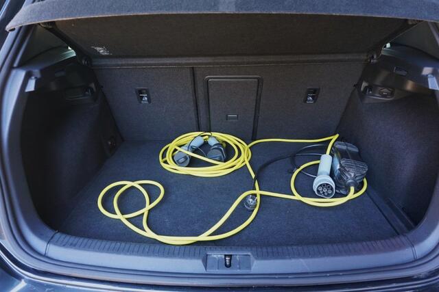 Volkswagen GOLF 1.4 TSI GTE Pano-dak/Trekhaak/App-Connect!