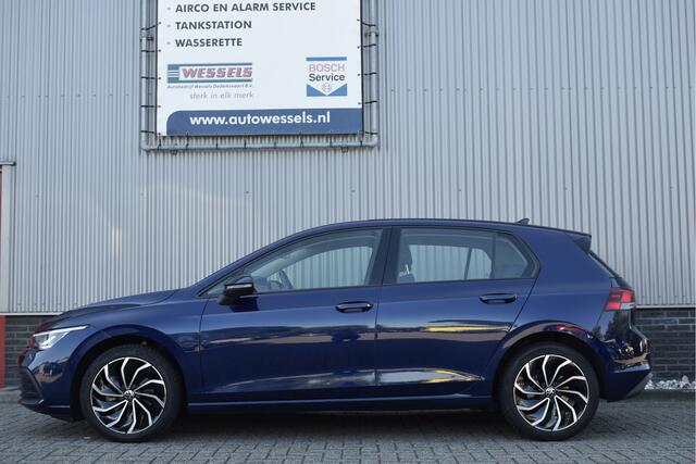 Volkswagen GOLF 1.0 eTSI Life Automaat Adaptive cruise, Navi,