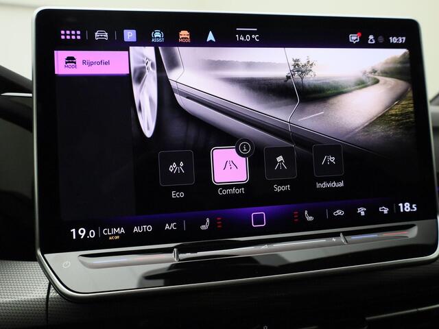 Volkswagen GOLF 1.5eTSI/150PK Style DSG edition 50 · Panoramadak · Camera · Apple/Android Car Play · Head-up Display · Navigatie · Massagefunctie · Garantie tot oktober 2026