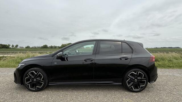 Volkswagen GOLF 1.5 eTSI R-Line 150 PK Edition Black Line 18" LM ACC 1.5 eTSI 150pk DSG/AUT R-Line Trekhaak, Camera, Fabrieksgarantie