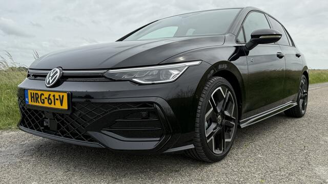 Volkswagen GOLF 1.5 eTSI R-Line 150 PK Edition Black Line 18" LM ACC 1.5 eTSI 150pk DSG/AUT R-Line Trekhaak, Camera, Fabrieksgarantie