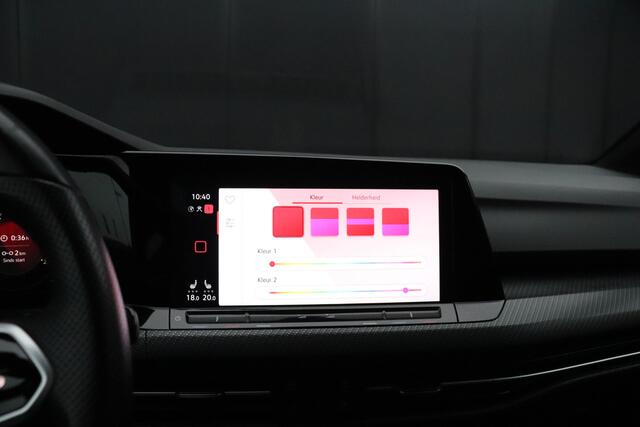 Volkswagen GOLF 1.5 eTSI R-LINE | PDC | NAVI | APPLE CARPLAY | STOEL/STUURVERW. |