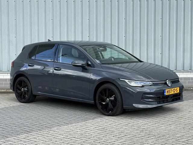 Volkswagen GOLF 8.5 1.5 e-TSI Life Edition Automaat / Apple CarPlay & Android Auto / Automaat / Achteruitrijcamera / DAB / Parkeersensoren Voor + Achter / Stuur & Stoelverwarming / Adaptieve Cruise Control / Keyless Entry / Digitale Cockpit / Zwarte Lichtmetalen wielen 