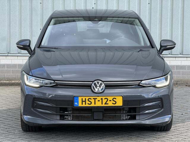 Volkswagen GOLF 8.5 1.5 e-TSI Life Edition Automaat / Apple CarPlay & Android Auto / Automaat / Achteruitrijcamera / DAB / Parkeersensoren Voor + Achter / Stuur & Stoelverwarming / Adaptieve Cruise Control / Keyless Entry / Digitale Cockpit / Zwarte Lichtmetalen wielen 