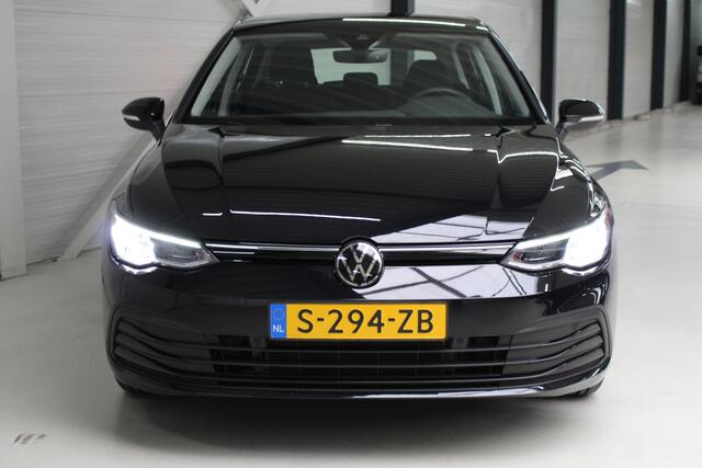 Volkswagen GOLF 1.0 eTSI Life Business DSG Navigatie | El. verstelbare best.stoel | Parkeercamera