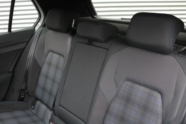 Volkswagen GOLF 1.4 eHybrid GTE 245PK (Pano Carplay Sfeerverl ACC HeadUp Keyless Camera IQ-Light PrivacyGlass)