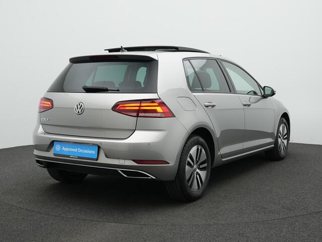 Volkswagen GOLF 1.0 TSI 115 pk Highline | Panoramadak | Trekhaak | Alcantara | Virtual Cockpit | Adaptive Cruise