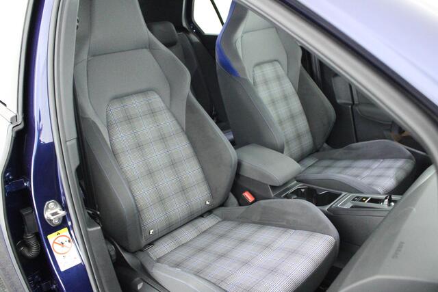 Volkswagen GOLF 1.4 245pk eHybrid GTE Trekhaak Camera Keyless Stoelverwarming Virtual Cockpit Navigatie