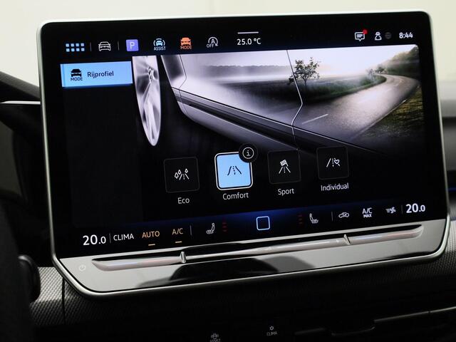 Volkswagen GOLF 1.5eTSI/150PK R-Line DSG · NIEUW MODEL · Navigatie · Apple/Android Carplay · Camera + Parkeersensoren · Garantie tot januari 2027