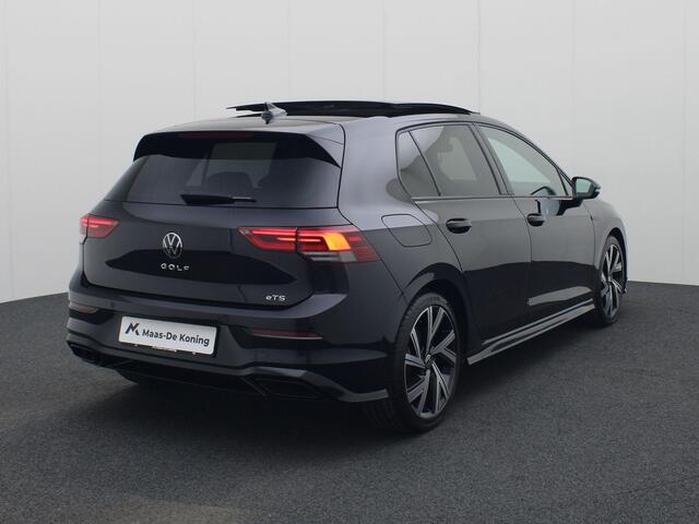 Volkswagen GOLF 1.5eTSI/150PK R-Line DSG · Panoramadak · Apple/Android Car Play· Camera + Parkeersensoren · Garantie tot april 2028 of 100000km.