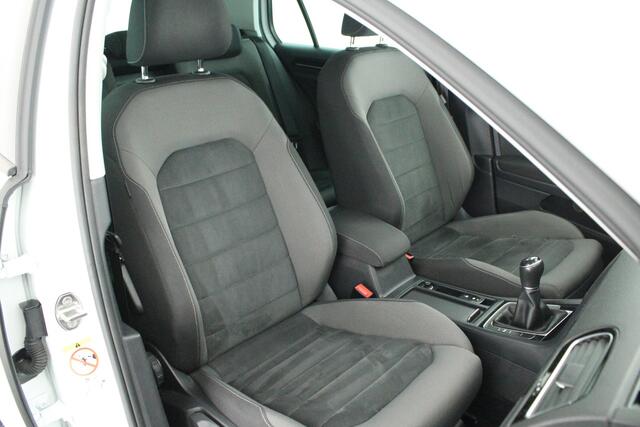 Volkswagen GOLF 1.4 TSI 125pk H6 Highline Virtual Cockpit Led Navigatie Stoelverwarming