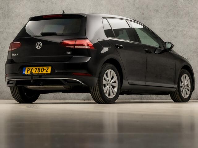 Volkswagen GOLF 1.0 TSI Sportline Automaat (APPLE CARPLAY, GROOT NAVI, CAMERA, CLIMATE, STOELVERWARMING, SPORTSTOELEN, ADAPTIVE CRUISE, PARKEERSENSOREN, GETINT GLAS, NIEUWSTAAT)