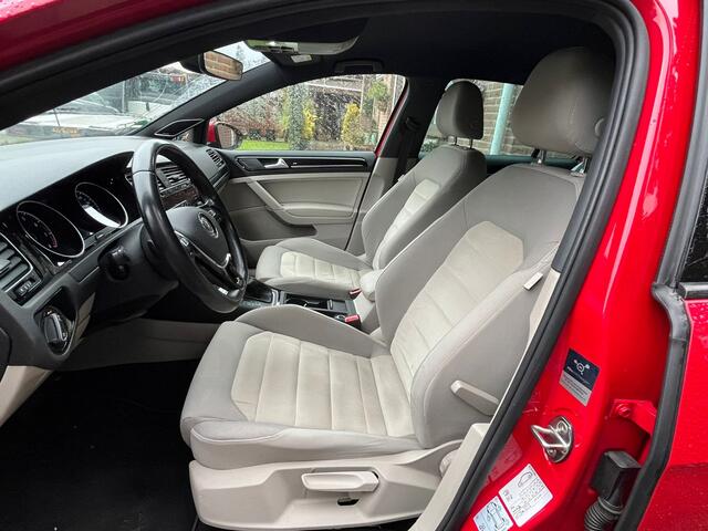 Volkswagen GOLF 1.5 150PK TSI Highline Business R-Line. Camera, Adap Cruise, 18"LMV, StoelVerw, Haak 1500kg