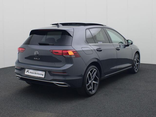 Volkswagen GOLF 1.5TSI/130PK Style · Panoramadak · Camera + Parkeersensoren · Apple/Android