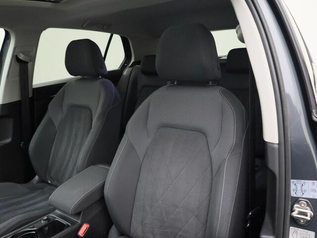 Volkswagen GOLF 1.5TSI/130PK Style · Panoramadak · Camera + Parkeersensoren · Apple/Android