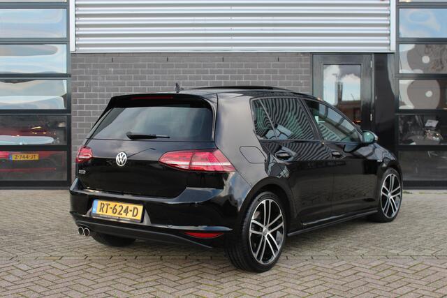 Volkswagen GOLF 2.0 TDI GTD / Panoramadak / Led / Stoelverwarming