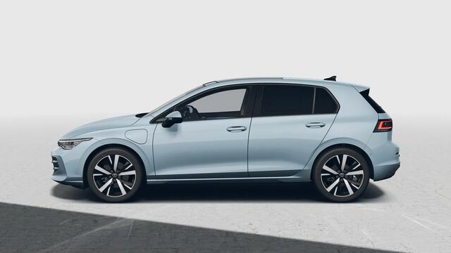 Volkswagen GOLF 1.5 eHybrid 204 6DSG eHybrid Life Edition Automaat | Trekhaak, elektrisch uitklapbaar, mechanisch inklapbaar | Panoramisch schuif-, kanteldak, elektrisch bedienbaar | Koplampverlichting LED Matrix (IQ.Light)