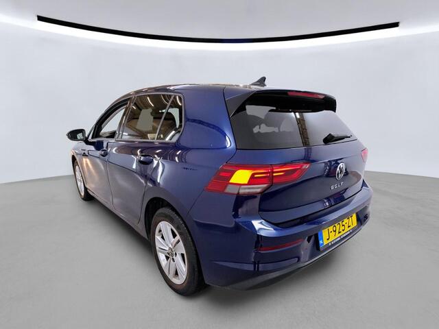 Volkswagen GOLF 1.0 TSI Life / CAMERA/ PARK. SENSOREN/ APP CONNECT/ ADAPT. CRUISE/ DIGITAL DASHBOARD/ LED/ CLIMA/ NAVI/
