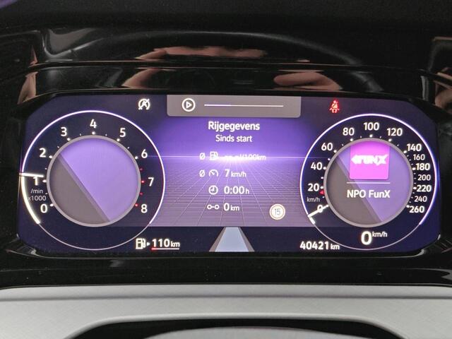 Volkswagen GOLF 1.0 TSI Life / CAMERA/ PARK. SENSOREN/ APP CONNECT/ ADAPT. CRUISE/ DIGITAL DASHBOARD/ LED/ CLIMA/ NAVI/