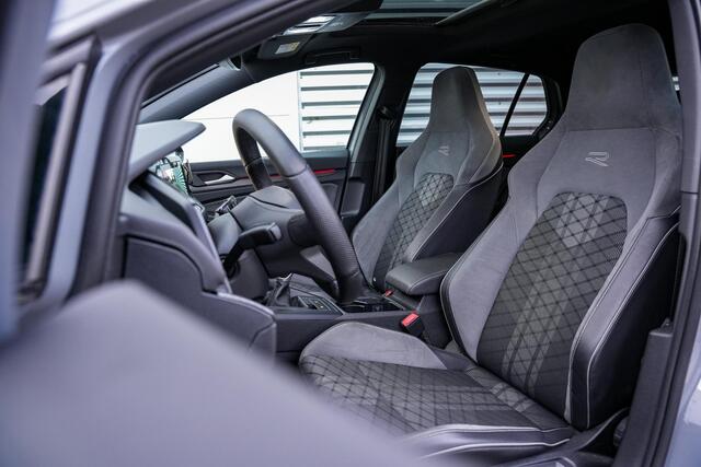 Volkswagen GOLF 1.5 eTSI R-Line Business Panodak IQ Light Camera DAB+ ACC Navigatie Stoel-stuurverw. LPG Alcantara