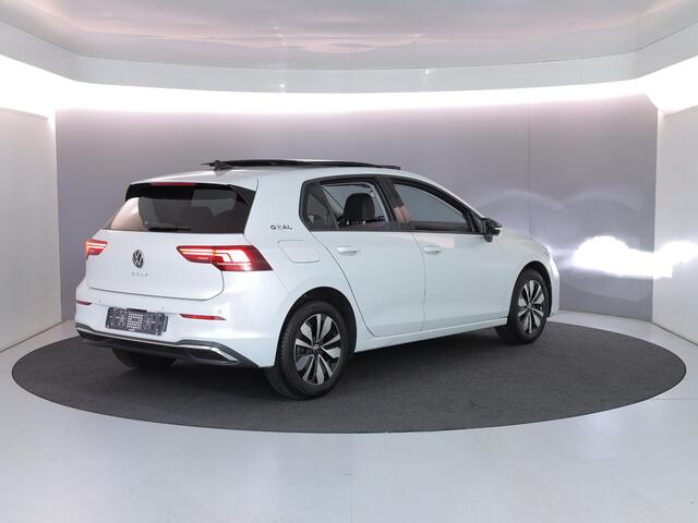 Volkswagen GOLF 1.5 TSI Life Goal 116 pk | Verlengde garantie | Navigatie via App| Panoramadak | Parkeersensoren | Autom. airco (3 zones) | Stoelverwarming |