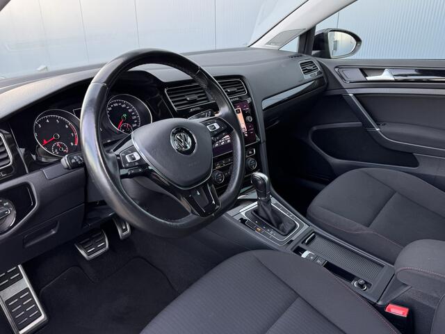 Volkswagen GOLF 1.5 TSI Highline Business R Automaat/Camera/Apple Carplay.