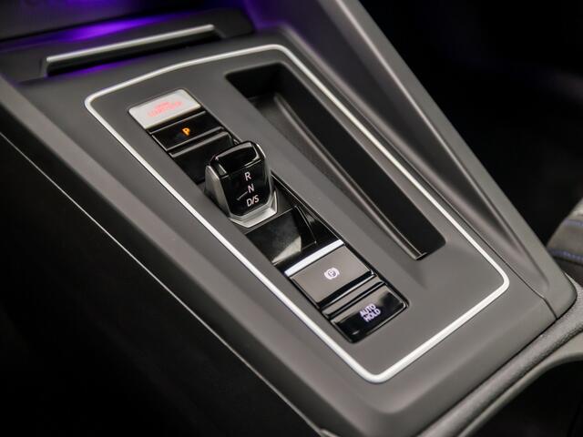 Volkswagen GOLF 1.4 eHybrid GTE 245Pk Automaat (APPLE CARPLAY, GROOT NAVI, KEYLESS, SPORTSTOELEN, PARKEERSENSOREN, SFEERVERLICHTING, CRUISE, NIEUWSTAAT)