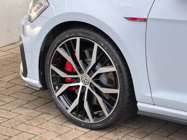 Volkswagen GOLF 2.0 TSI GTI PERF. Pano Honeyco. Camera 19'' Dynaudio Ori NL!