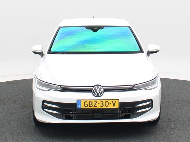 Volkswagen GOLF 1.5 eTSi 115 Pk Automaat Life Edition | Adaptive Cruise | 19 Inch | Climate Control | Stoelverwarming | Navigatie | Camera | Carplay | 31.146 Km!!