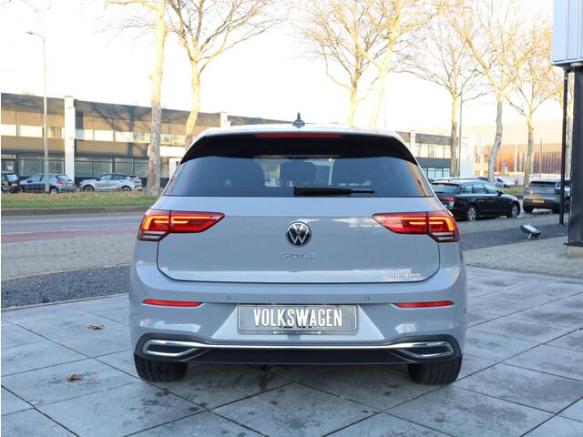 Volkswagen GOLF 1.4 eHybrid PHEV 204PK | Keyless | Camera | Memory | Massage | Adaptive Cruise | Getint Glas |