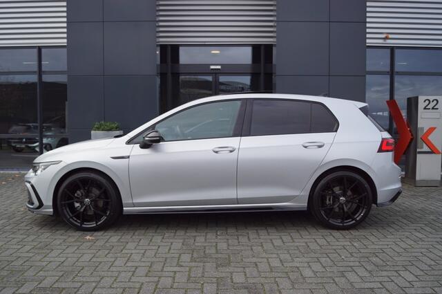 Volkswagen GOLF R-Line black1.5 TSI DSG 150pk/ Panodak /19 Inch LM/ IQ LED / App-Connect/Camera/Navi