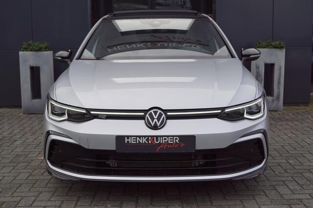 Volkswagen GOLF R-Line black1.5 TSI DSG 150pk/ Panodak /19 Inch LM/ IQ LED / App-Connect/Camera/Navi