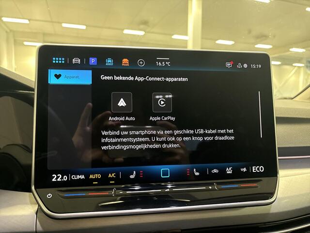 Volkswagen GOLF 1.5 204pk DSG eHybrid Life Edition · Camera · Keyless · Apple/Android Car Play · Stoel& Stuurverwarming · 18'' Inch · Garantie t/m 27-05-2029 of 100.000km