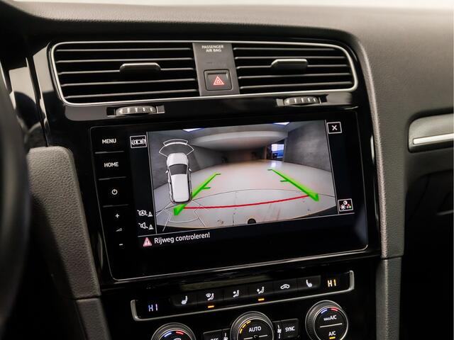 Volkswagen GOLF 2.0 TSI GTI Performance 245Pk Automaat (SCHUIFDAK, VIRTUAL COCKPIT, APPLE CARPLAY, KEYLESS, STOELVERWARMING, DYNAUDIO, CAMERA, MODE KNOP, ADAPTIVE CRUISE, NIEUWSTAAT)