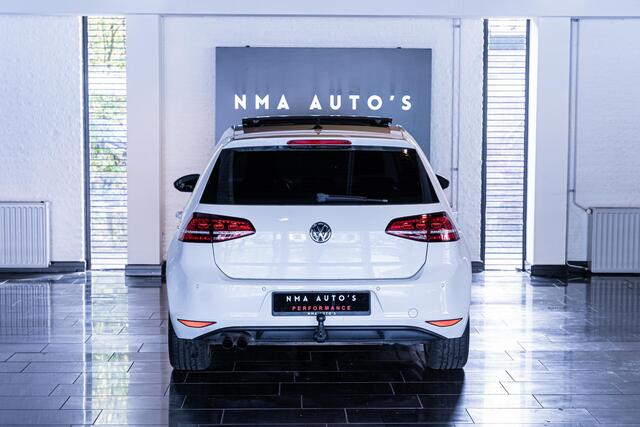 Volkswagen GOLF 1.4 TSI Connected Series PANO | LED | LEDER | ELEKTRISCHE STOEL | STOELVERWARMING | DEALER ONDERHOUDEN | TREKHAAK