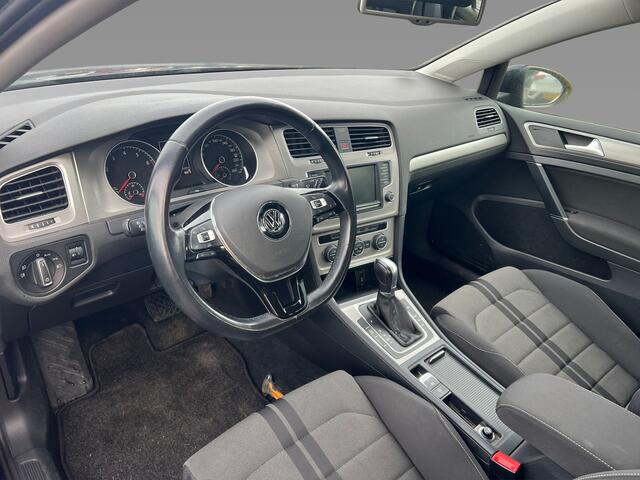 Volkswagen GOLF Variant 1.0 TSI Connected Series Trekhaak | Camera | Carplay | Navi | Clima | Sportstoelen | Bluetooth | 16" LMV | PDC V+A