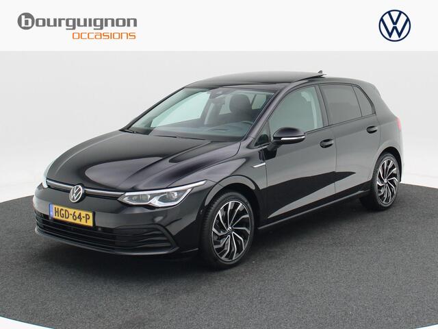 Volkswagen GOLF 1.5 eTSi 150 Pk Automaat Style | Panoramadak | Trekhaak | Camera | Ergo Active Stoelen | Winterpakket | Head-Up | 68.514 Km!!